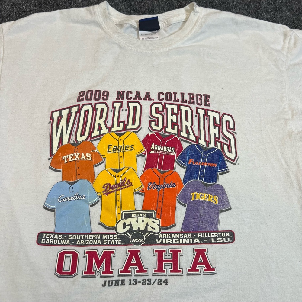 NCAA College World Series 2009 Omaha Graphic Tee Men’s M Texas LSU Baseball